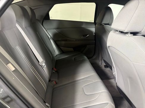 Used 2024 Hyundai Elantra SEL image 19