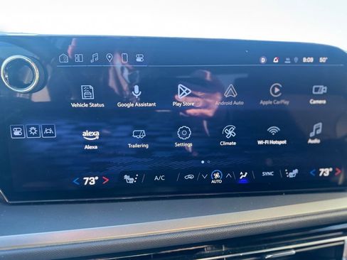 Used 2025 Chevrolet Traverse LT image 14