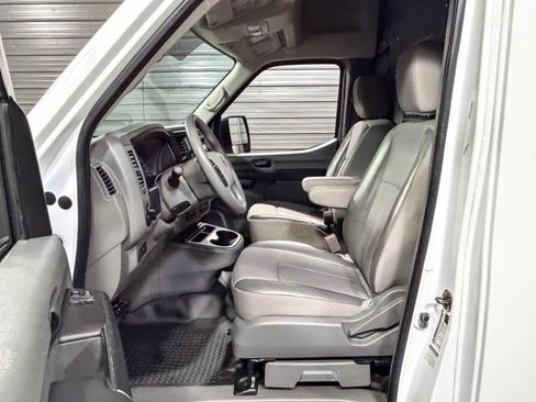 Used 2018 Nissan NV 2500 S image 18
