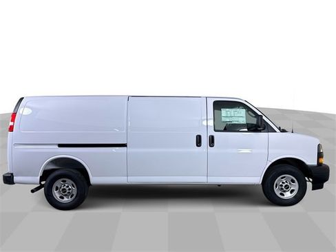 New 2025 GMC Savana 3500 Extended w/ Driver Convenience Package image 9