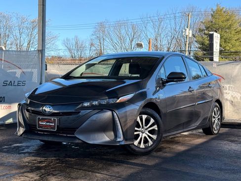 Used 2021 Toyota Prius Prime LE image 1