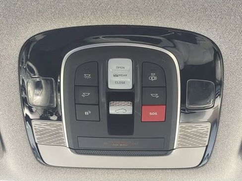 Used 2023 Hyundai Palisade Limited w/ Cargo Package AWD/4WD image 26