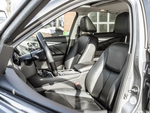 Used 2021 INFINITI Q50 Luxe image 5