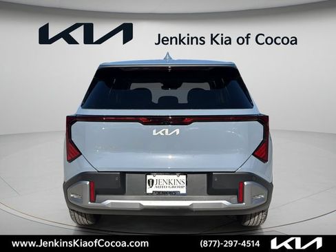 New 2027 Kia Seltos S FWD image 6