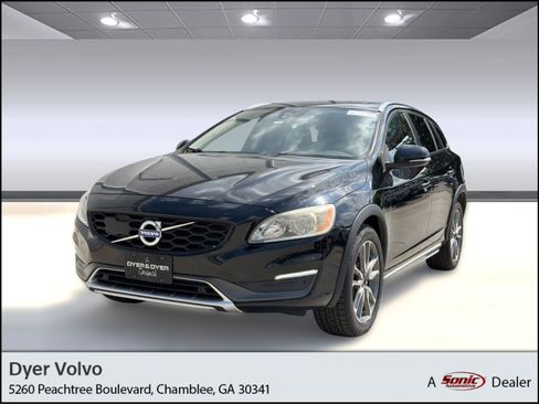 Used 2015 Volvo V60 T5 Cross Country w/ Convenience Package AWD/4WD image 1