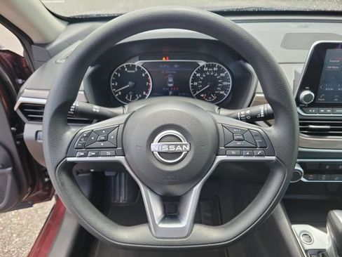 Used 2025 Nissan Altima 2.5 SV FWD image 20