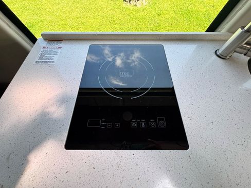 Used 2017 Mercedes-Benz Sprinter 3500 image 23