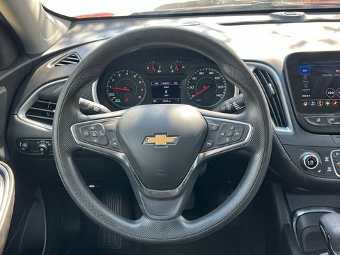 Used 2025 Chevrolet Malibu LT FWD image 16