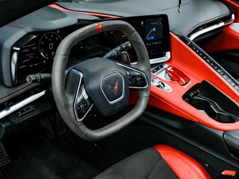 Used 2021 Chevrolet Corvette Stingray Preferred Cpe w/ Z51 Performance Package RWD image 20