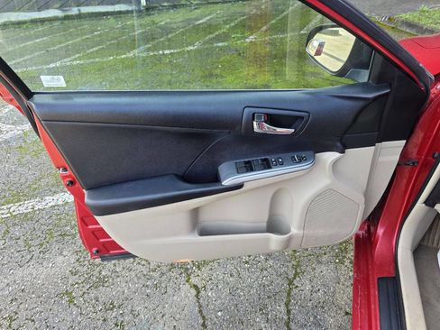 Used 2012 Toyota Camry LE w/ Protection Pkg image 29