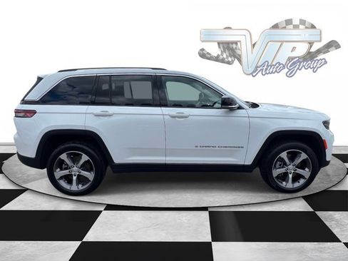 Used 2023 Jeep Grand Cherokee 4WD 4xe image 3