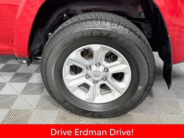 Certified 2024 Toyota 4Runner SR5 AWD/4WD image 4