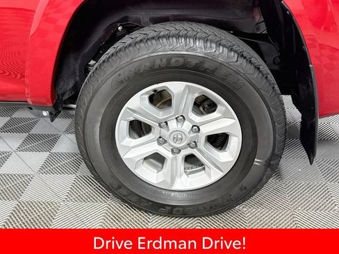 Certified 2024 Toyota 4Runner SR5 AWD/4WD image 4