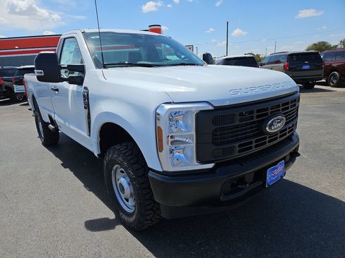 New 2026 Ford F250 XL w/ XL Off-Road Package AWD/4WD image 2