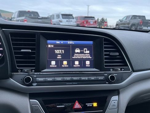 Used 2018 Hyundai Elantra SEL image 38