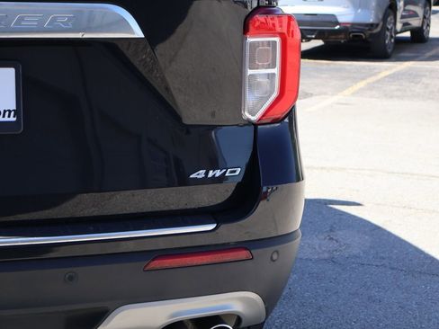 Used 2022 Ford Explorer Platinum w/ Equipment Group 601A AWD/4WD image 8