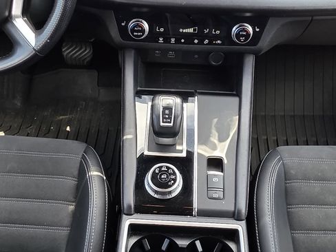 Used 2024 Mitsubishi Outlander SE FWD image 17