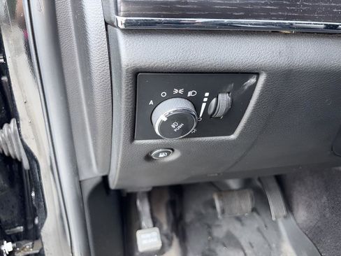 Used 2019 Jeep Grand Cherokee Summit w/ Platinum Series Group AWD/4WD image 30