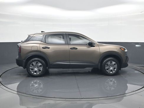 New 2026 Nissan Kicks S image 8