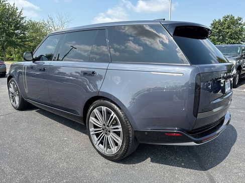 Used 2024 Land Rover Range Rover Long Wheelbase SE AWD/4WD image 12