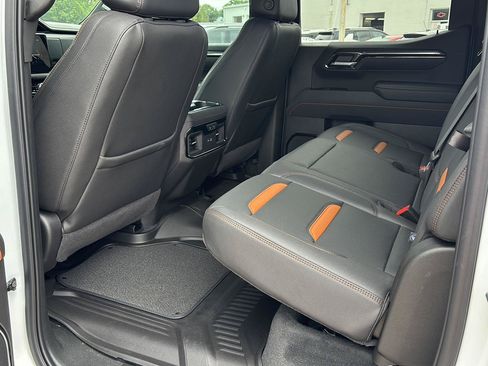 Used 2025 GMC Sierra 1500 AT4 w/ AT4 Premium Package AWD/4WD image 21