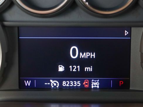 Used 2019 Chevrolet Silverado 1500 RST AWD/4WD image 17