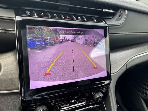 Used 2024 Jeep Grand Cherokee Limited 4xe image 21