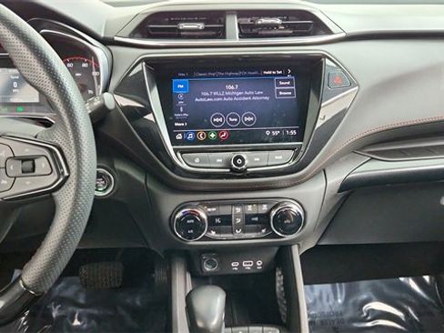 Used 2021 Chevrolet TrailBlazer RS w/ Sun and Liftgate Package image 16