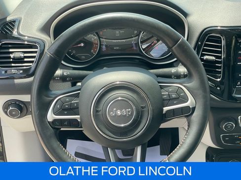 Used 2017 Jeep Compass Limited w/ Navigation Group AWD/4WD image 18