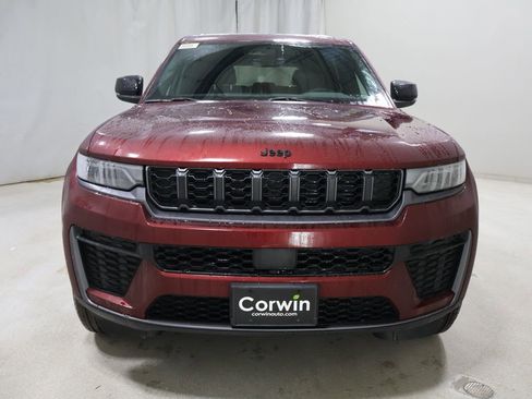 New 2026 Jeep Grand Cherokee Laredo image 2