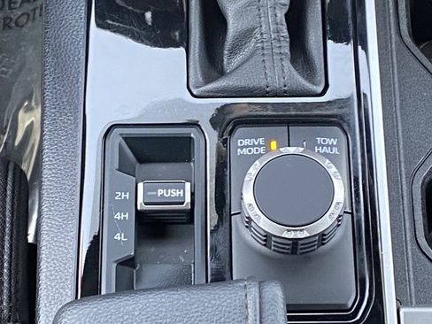 Certified 2025 Toyota Sequoia SR5 AWD/4WD image 29