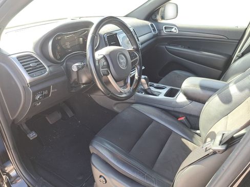 Used 2020 Jeep Grand Cherokee Altitude AWD/4WD image 9
