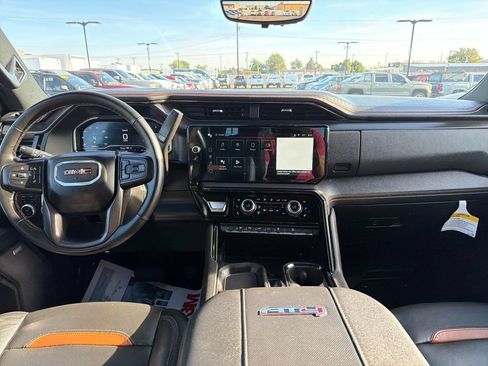Used 2024 GMC Sierra 2500 AT4 w/ AT4 Premium Plus Package AWD/4WD image 13