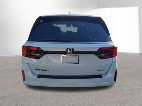New 2026 Honda Odyssey Touring image 15