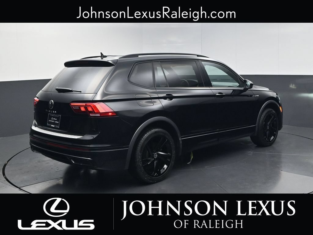 Used 2024 Volkswagen Tiguan SE R-Line FWD image 9