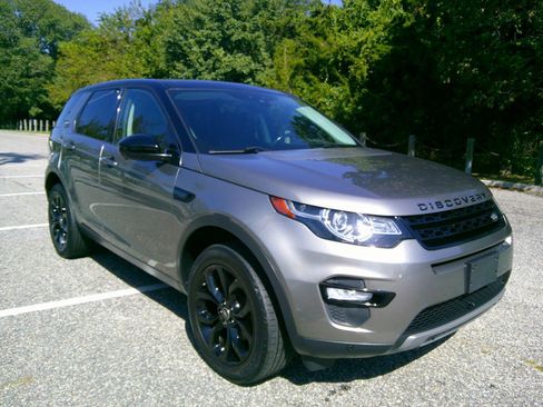 Used 2018 Land Rover Discovery Sport HSE image 11