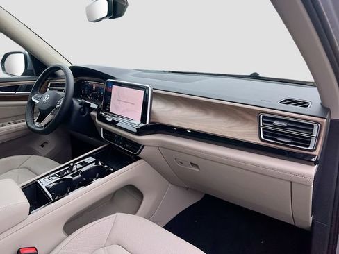 New 2026 Volkswagen Atlas SE FWD image 31