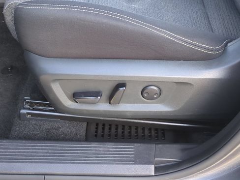 Used 2023 Nissan Rogue SV FWD image 33