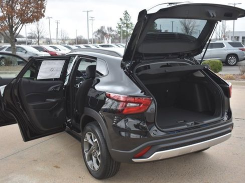 New 2026 Chevrolet Trax LT w/ Sunroof Package image 16