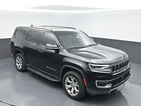 Used 2022 Jeep Wagoneer Series II AWD/4WD image 39