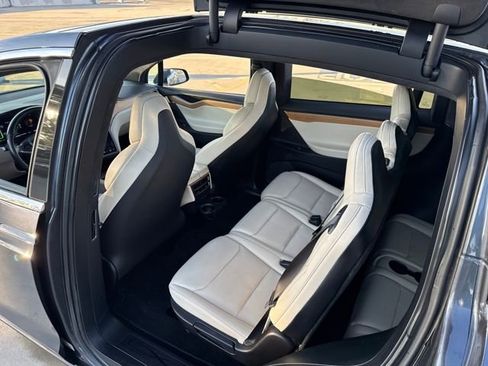 Used 2019 Tesla Model X Long Range image 23