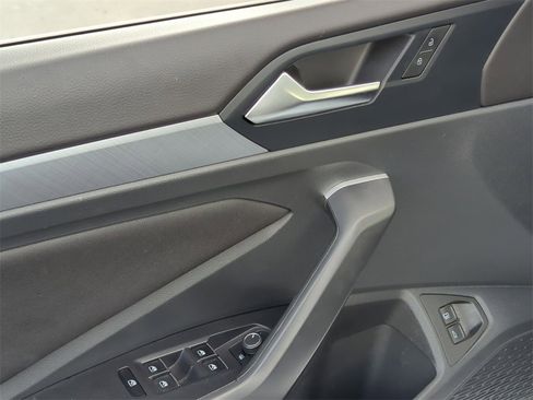 Used 2024 Volkswagen Jetta SE image 18