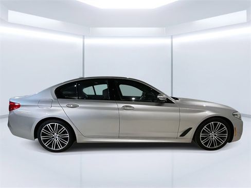 Used 2018 BMW 530i xDrive image 8