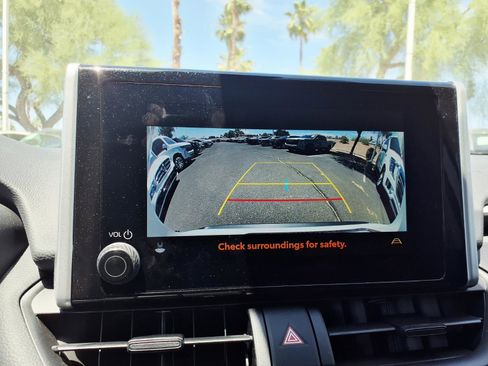 Used 2025 Toyota RAV4 XLE image 22