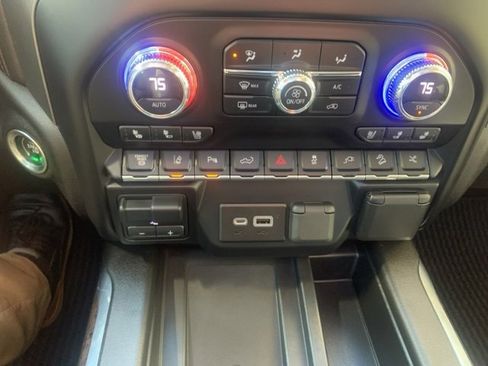 Used 2022 GMC Sierra 2500 Denali image 35