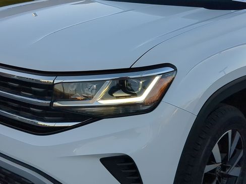 Used 2023 Volkswagen Atlas Cross Sport SE image 11