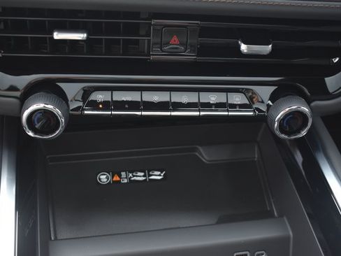 New 2026 Chevrolet Suburban High Country AWD/4WD image 29