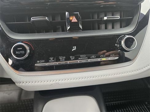 Used 2021 Toyota Corolla SE image 17
