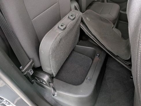 Used 2020 GMC Canyon SLE w/ Driver Alert Package image 24