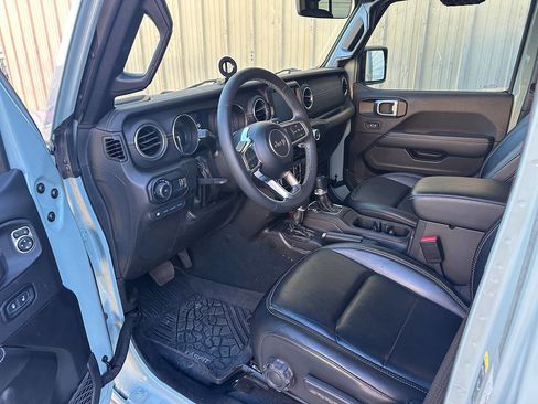 Used 2023 Jeep Wrangler Unlimited Sahara w/ Cold Weather Group AWD/4WD image 7